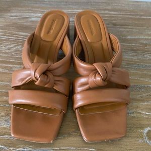 Vince BARELY USED SIZE 37